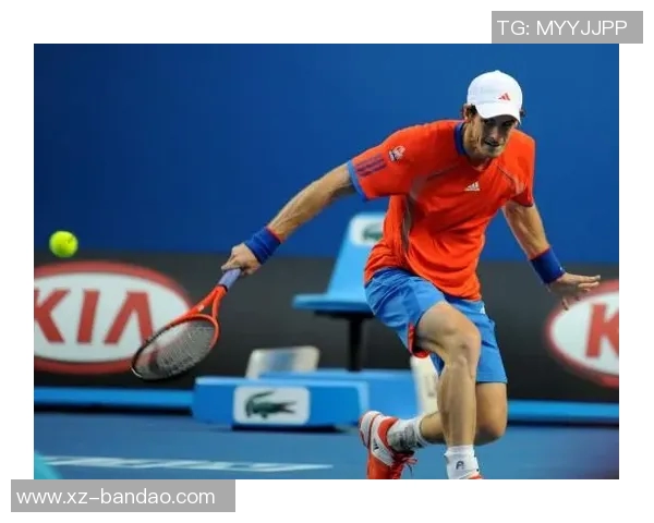 布劳恩展现排球技巧接穆雷长传双手垫球成功完成空接 布劳恩展现排球技巧接穆雷长传双手垫球成功完成空接