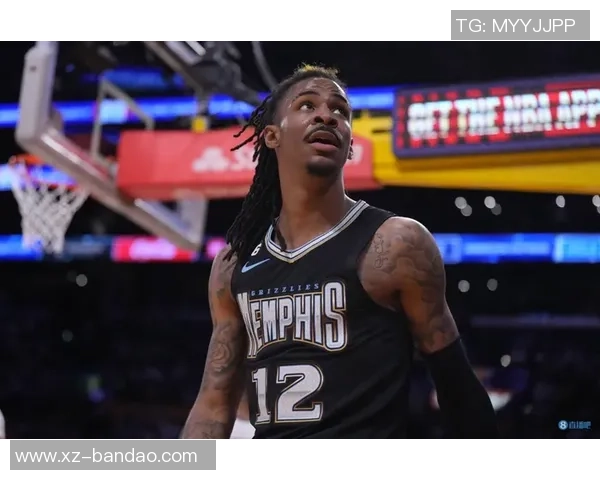 布克感慨库里穿自己的鞋对阵自己曾以为会是反向情景 布克感慨库里穿自己的鞋对阵自己曾以为会是反向情景